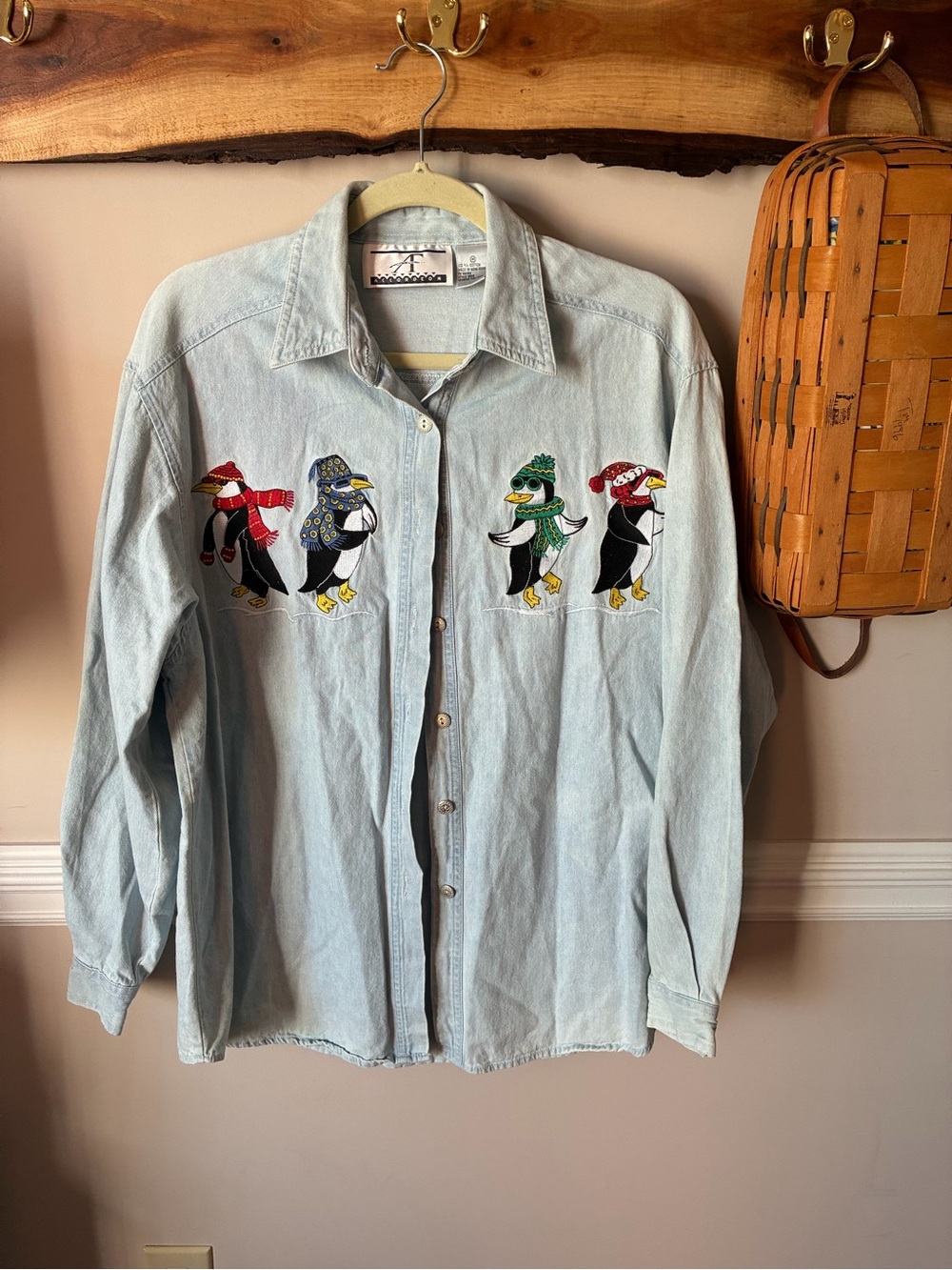 Vintage Y2K Accordeon Ugly Christmas Winter Penguin Denim Button Up Shirt M
